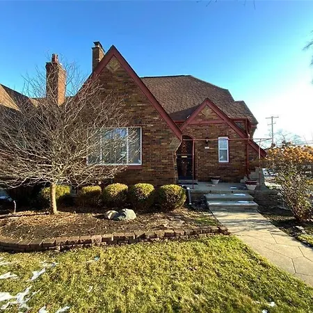 Charming East English Village Detroit Style Home And Getaway